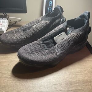 2020 Black Nike Flyknit Vapormaxes